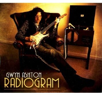 Gwyn Ashton - Radiogram