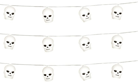 Halloween deco LED verlichting/lampjes schedels - 3x - op batterijen - 220 cm - griezel uitstraling