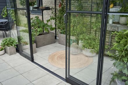 Halls Qube LT 612 - Fundering - Zwart