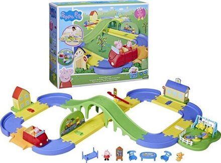 Hasbro Peppa Pig: All around Peppa's town - Peppa's Stad speelstad met geluid en speelfiguren