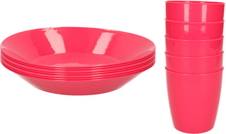 Hega hogar Kunststof ontbijt/diner 9x diep bordjes 21 cm en 10x bekertjes 300 ML set roze