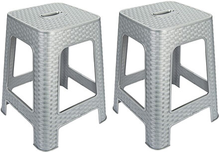 Hega hogar Zit krukjes - 2x - zilvergrijs - rotan kunststof - 37 x 37 x 45 cm - extra zitplaatsen