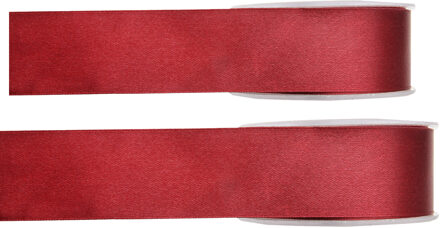 Hobby/decoratie sierlint - 2x - satijn - bordeauxrood - 1,5 cm/15 mm x 25 meter - cadeaulint