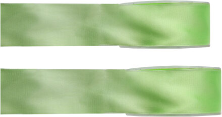 Hobby/decoratie sierlint - 2x - satijn - groen - 1,5 cm/15 mm x 25 meter - cadeaulint