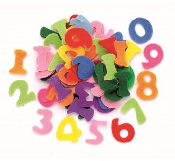 Hobby vilt gekleurde cijfers mix - 150x stuks - H2,5 cm - knutselen artikelen
