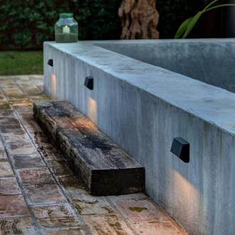 Hoekige LED buitenwandlamp Must, breedte 9,6 cm donkergrijs