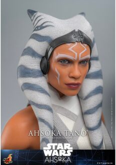 Hot Toys 1:6 Scale Star Wars Ahsoka Tano White Statue