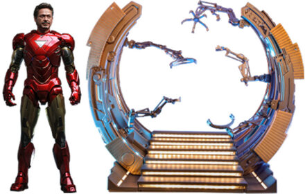 Hot Toys Marvel's The Avengers Movie Masterpiece Diecast Action Figure 1/6 Iron Man Mark VI (2.0) with Suit-Up Gantry 32 cm