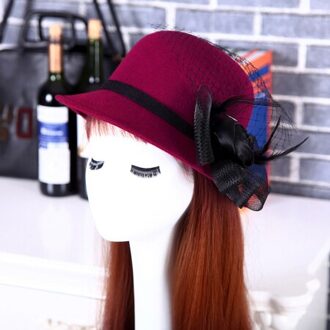 HT1223 Stijlvolle Vintage Vrouwen Hoeden Met Veer Mesh Dames Brede Rand Wol Bowler Fedora Hoeden Solid Red Floppy Cloche Emmer hoeden bordeaux