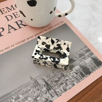 Huanzhi Koreaanse Zwart Wit Koe Kleur Acryl Acetaat Haar Clip Geometrie Hoofd Accessoires Klauw Clip Voor Vrouwen Sieraden 5