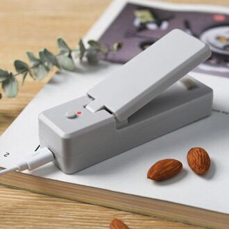 Huishoudelijke Draagbare Snack Sealer Voedsel Sluitmachine Plastic Chip Vacuüm Sealer Mini Bag Sealer Verse Zak grijs