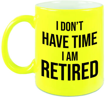 I dont have time I am retired mok / beker neon geel 330 ml - pensioen afscheidscadeau collega - feest mokken