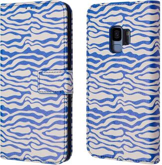 Imoshion Design Bookcase voor de Samsung Galaxy S9 - White Blue Stripes Meerkleurig