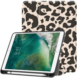 Imoshion Design Trifold Bookcase voor de Apple iPad 6 (2018) 9.7 inch / iPad 5 (2017) 9.7 inch / Air 2 (2014)/Air 1 (2013) - Leopard Meerkleurig