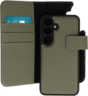 Imoshion Uitneembare 2-in-1 Luxe Bookcase voor de Samsung Galaxy S25 - Groen