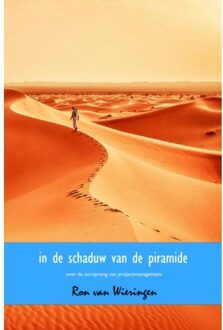 In de schaduw van de piramide