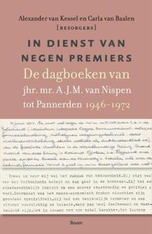 In dienst van negen premiers -  Alexander van Kessel, Carla van Baalen (ISBN: 9789024469444)