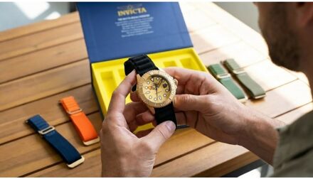 Invicta OCEAN PREDATOR 49799 Heren Horloge - Quartz Uurwerk - Roestvrij Staal met gouden Wijzerplaat - 44mm - Met extra banden - One Size