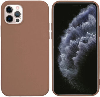 iPhone 12 hoesje - iPhone 12 Pro hoesje - iPhone 12 case - hoesje iPhone 12 - hoesje iPhone 12 Pro - iPhone 12 Pro case - Siliconen hoesje - Bruin - iMoshion Color Backcover