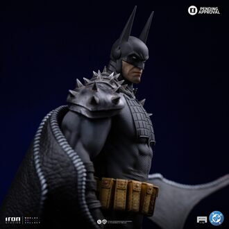 Iron Studios DC Comics Art Scale 1/10 Batman Absolute Figure