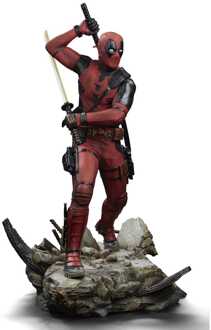 Iron Studios Deadpool 3 Legacy Replica Statue 1/4 Deadpool 58 cm