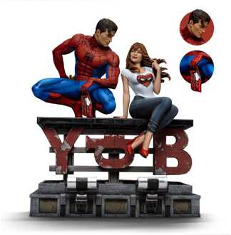 Iron Studios Marvel Comics Spider-Man and MJ Diorama 1/6 Scale Statue