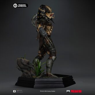 Iron Studios Predator Jungle Hunter Art Scale 1/10 Scale Statue