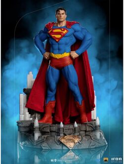 Iron Studios Superman Unleashed Deluxe DC Comics Art Scale 1/10 Collectible Statue (26cm)