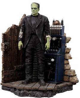 Iron Studios Universal Monsters Deluxe Art Scale Statue 1/10 Frankenstein Monster 24 cm
