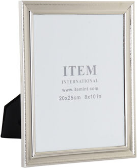 Items Fotolijstje zilver geschikt voor een foto van 20 x 25 cm
