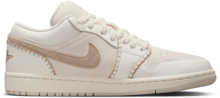Jordan Aj1 Low Sneakers Dames - Bruin - Maat 37.5 - Mesh/Synthetisch Brown