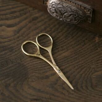 Kai Seki Mago Roku Golden Eyebrow Scissors 1 pc