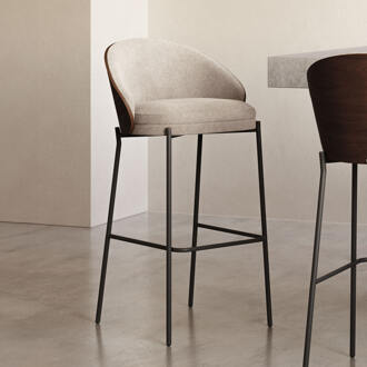 Kave Home Barkruk 'Eamy' Essenhout, kleur Lichtbruin (zithoogte 65cm)