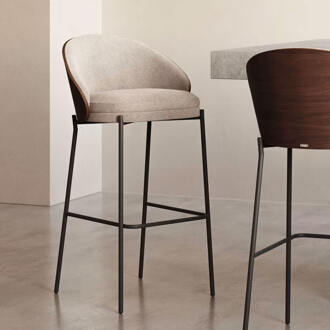 Kave Home Eamy lichtbruine kruk in essenhoutfineer met wengé Beige