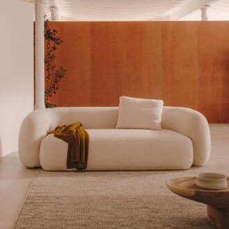 Kave Home Martina 3-Zitsbank van gebroken witte schapenvacht