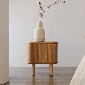 Kave Home Nachtkastje 'Mailen' Essenhout, 50 x 40cm, kleur Naturel