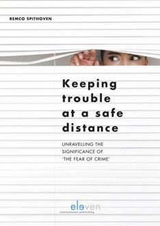 Keeping trouble at a safe distance - eBook Remco Spithoven (9462747547)