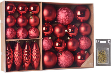 Kerstballen/ornamenten pakket 31x rood kunststof mix incl. 50x ophanghaakjes