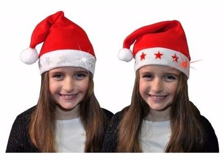 Kerstmuts met lampjes - 2x - rood met witte sterren - vilt - kinderen - verlichte kerstmuts