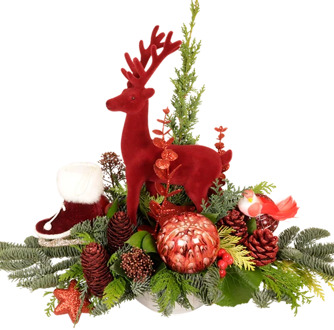 Kerststuk rood hert L 57cm X B 32cm X H 45cm