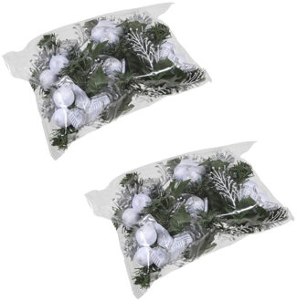 Kerststukje decoratie - 12x st - zilver - op stekers - 12 cm - kerstversiering