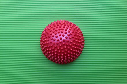 Kinderen Sensorische Integratie Training Bal Semi-Cirkelvormige Massage Mat Kid Balans Fitness Yoga Bal Training Tactiele Durian Bal rood