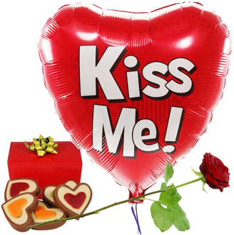 Kiss me hart ballon hartjes chocolade