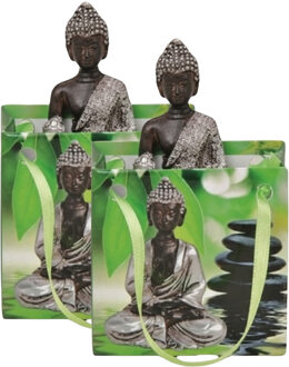 Klein cadeau Boeddha beeld - 2x - zilver - in cadeautasje - H5,5 cm