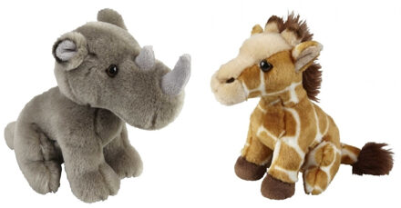 Knuffeldieren set giraffe en neushoorn pluche knuffels 18 cm