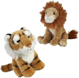 Knuffeldieren set leeuw en tijger pluche knuffels 18 cm