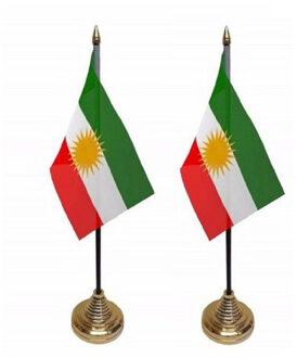 Koerdistan tafelvlaggetjes - 2x stuks - 10 x 15 cm - met gouden standaard - H27 cm - versiering