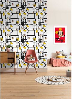 Komar Fotobehang - Mickey Mouse Foot Labyrinth 200x280cm - Vliesbehang Multikleur