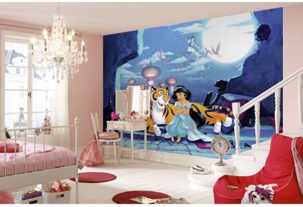 Komar Fotobehang - Waiting for Aladdin 368x254cm - Papierbehang Multikleur