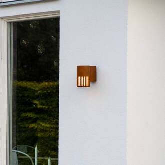 Konstsmide Buitenwandlamp Pistoia, roestkleurig, hoogte 17 cm, metaal, IP54 roestkleurig, opaal